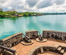 Flores, Peten : Transfert partagé aller simple vers Rio Dulce, Izabal