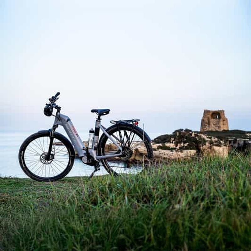 Grotta della Poesia, Torre dell'Orso et Sant'Andrea : circuit à vélo autoguidé