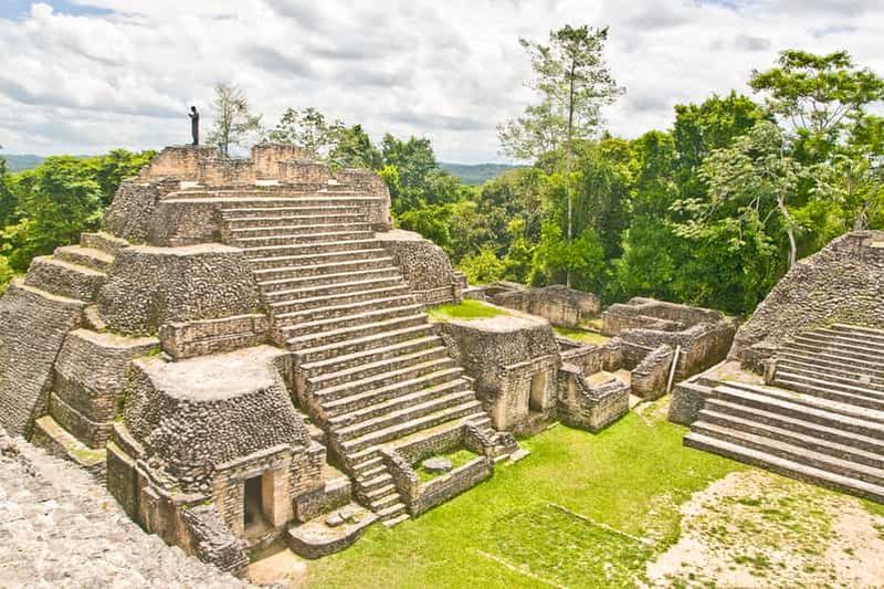 San Ignacio : Visite des ruines mayas de Caracol et des chutes d'eau avec déjeuner