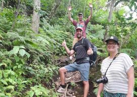 Île de Tanna : randonnée au volcan Yasur et aux sources chaudes