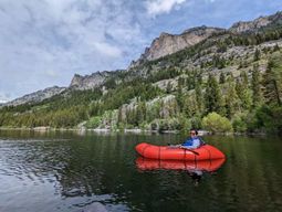 Missoula : randonnée et descente en packraft au réservoir Fred Burr
