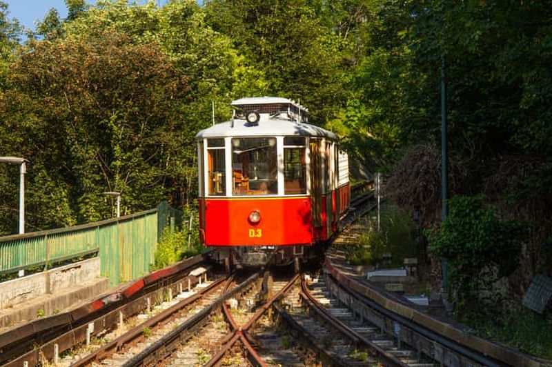 Turin : visite privée du tramway et de la basilique de Superga