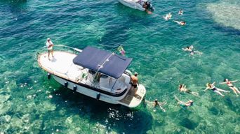 Procida : tour en bateau avec arrêts baignade et photos sous-marines