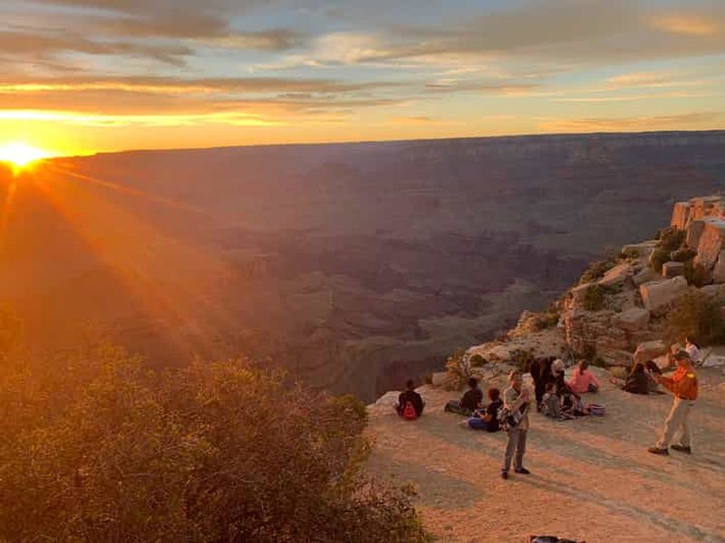 Parc national du Grand Canyon : Visite guidée en Hummer au coucher du soleil