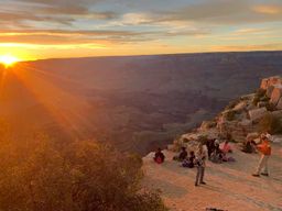 Parc national du Grand Canyon : Visite guidée en Hummer au coucher du soleil