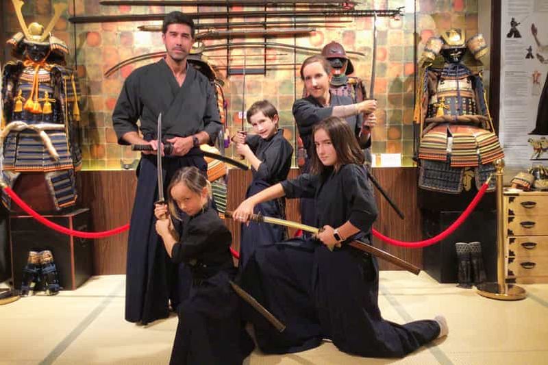 Musée des samouraïs et ninjas d'Asakusa : leçon d'épée et visite