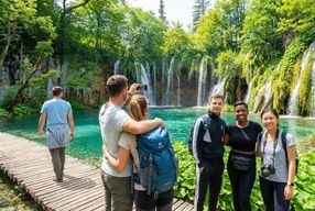 Depuis Zagreb : Excursion guidée d'une journée à Plitvice et Rastoke avec billet