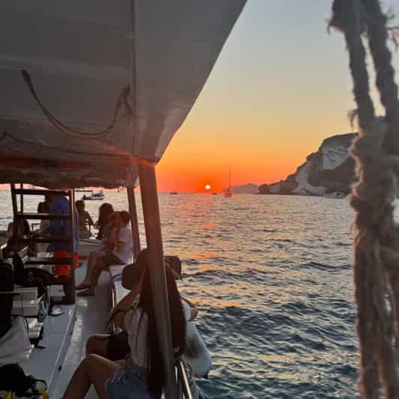 Ponza : Coucher de soleil en bateau avec apéritif et baignade à Chiaia di Luna