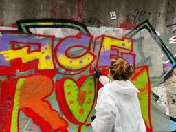 Sarajevo : atelier de graffiti sur le mont Trebević