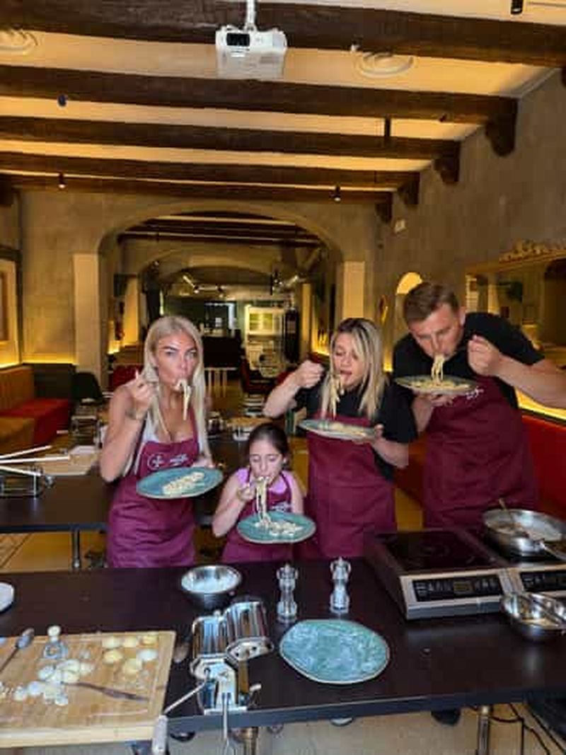 Secrets napolitains : cours de cuisine pour les amateurs de pâtes et de tiramisù