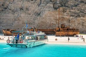 Zante : visite d'une demi-journée à Navagio, grottes bleues et plage blanche
