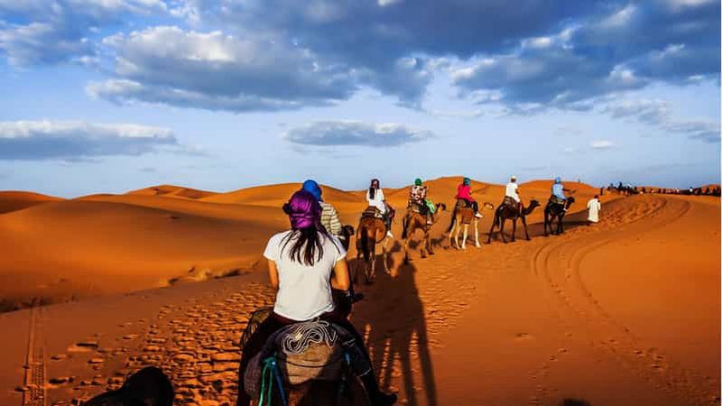Au départ de Fès : Circuit de 2 jours dans le désert du Sahara avec séjour au camp de Merzouga