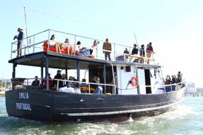 Secrets de la côte de Cascais : croisière de 90 minutes avec boissons gratuites