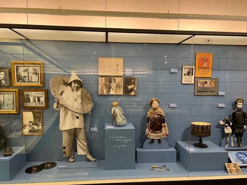 Musée du jouet : jouets d'Anna Maria et de Salvador Dalí et de García Lorca.