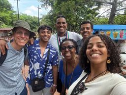 Visite à pied de l'Afro. Les couleurs de Cali.