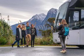 Queenstown : Excursion d'une journée en autocar et croisière à Milford Sound