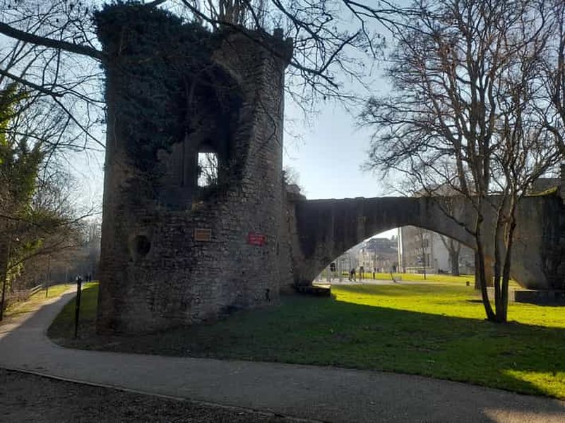 Metz : balade à pied et légendes contées au crépuscule en petit groupe