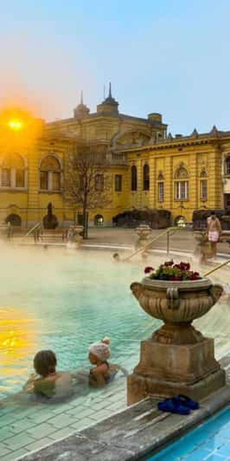 Budapest : entrée aux bains thermaux Széchenyi avec transfert privatif
