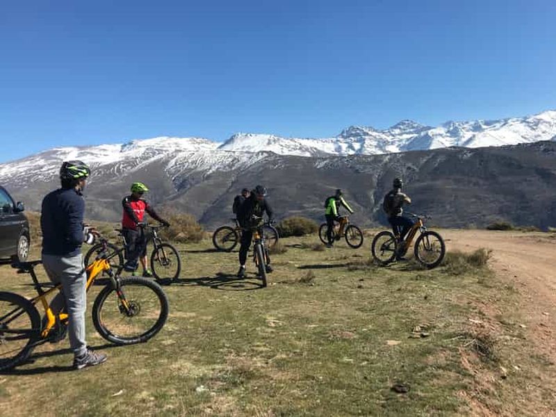 Visite en petit groupe de la Sierra Nevada en E-Bike