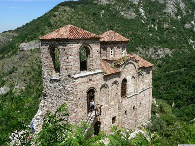 Au départ de Plovdiv : visite du monastère de Bachkovo et de la forteresse d'Asen