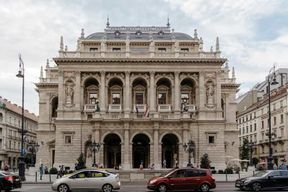 Budapest : visite de l'avenue Andrássy et spectacle de musique folklorique