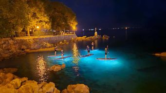 Opatija : Aventure guidée de SUP Paddleboarding de nuit