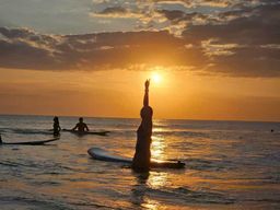 Bali : Cours de surf à Kuta Beach (1 heure, moniteur local)
