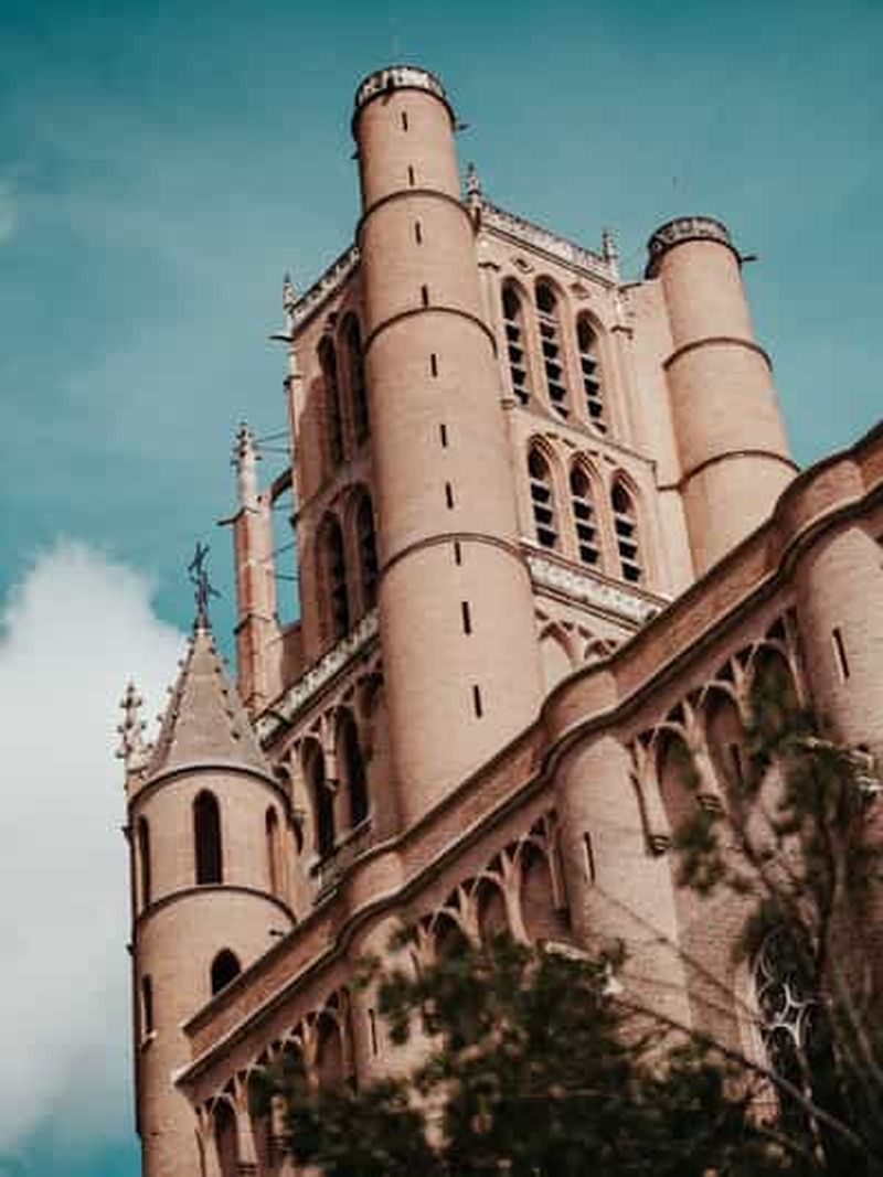 Albi : visite gastronomique et du marché avec dégustations et promenade historique