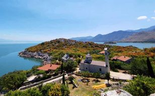 Rivière Morača et sérénité monastique