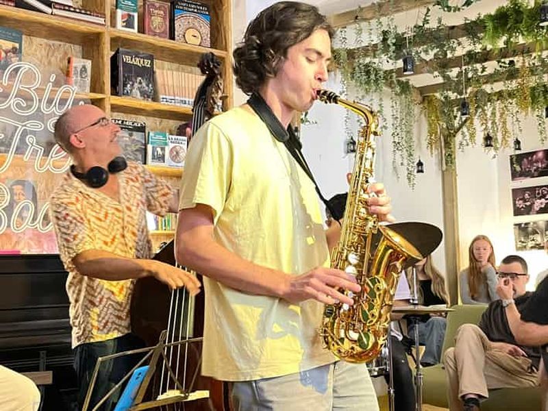 Madrid : visite du dimanche El Rastro, concert de jazz et tapas avec bière