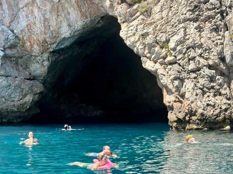 Nice : sortie en bateau sur la Côte d'Azur secrète vers la grotte de Mala avec plongée en apnée