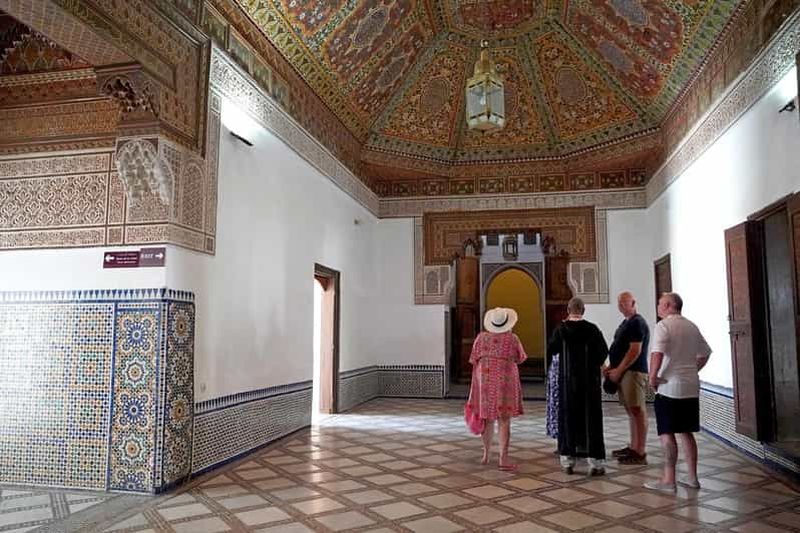 Marrakech : visite guidée de la médina, des souks et des artisans avec thé à la menthe