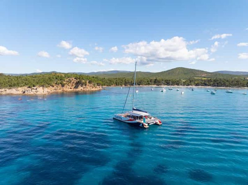 Hyères : La Matinée Découverte - Visite guidée du Littoral en Catamaran