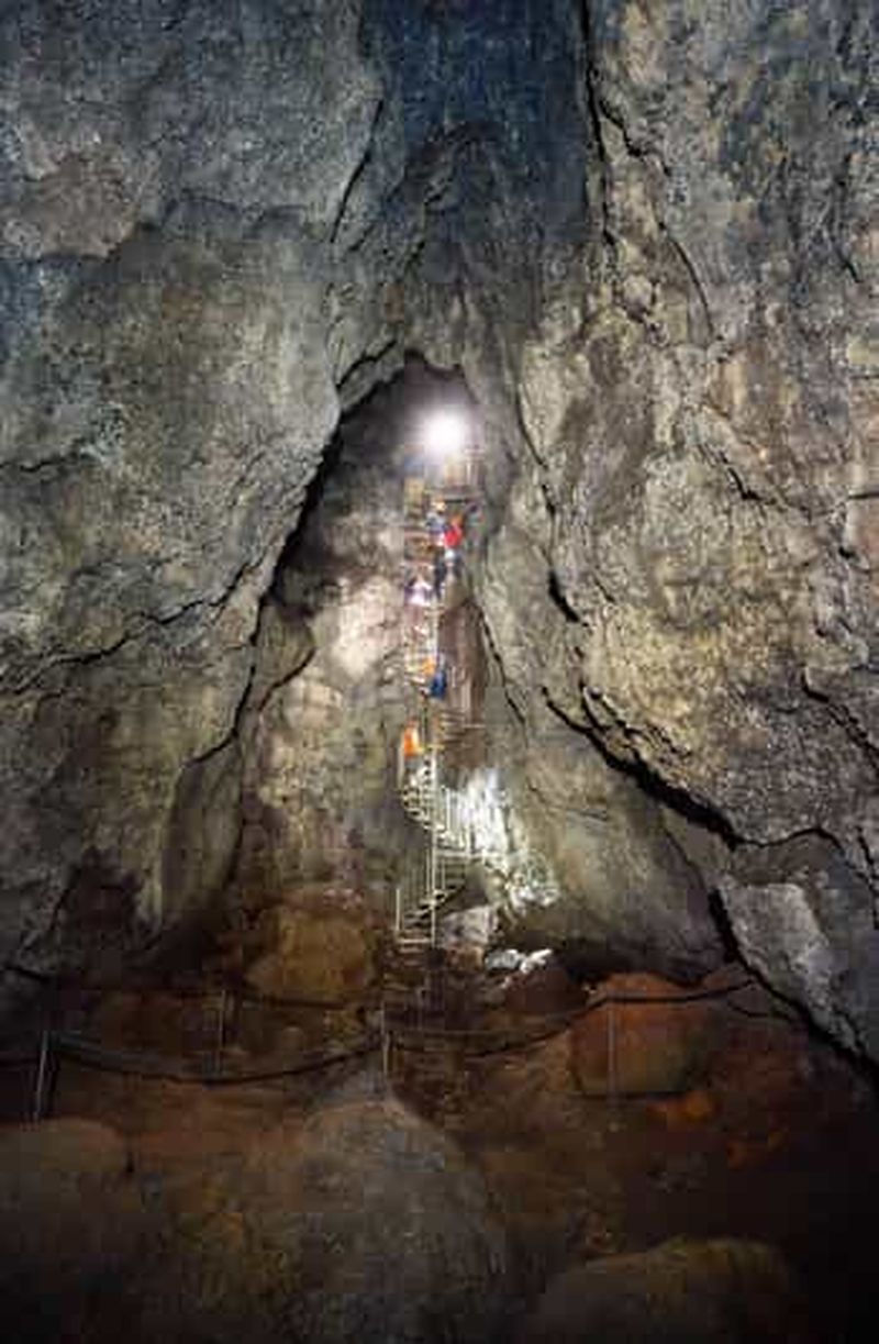 Snæfellsnes : Visite de la grotte de lave de Vatnshellir