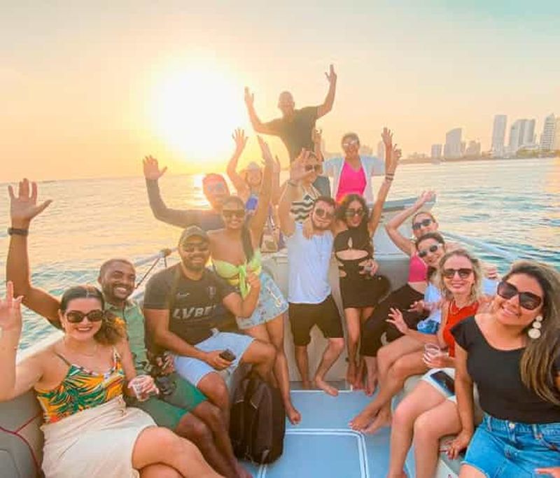 Carthagène : croisière au coucher du soleil en hors-bord et tournée des bars