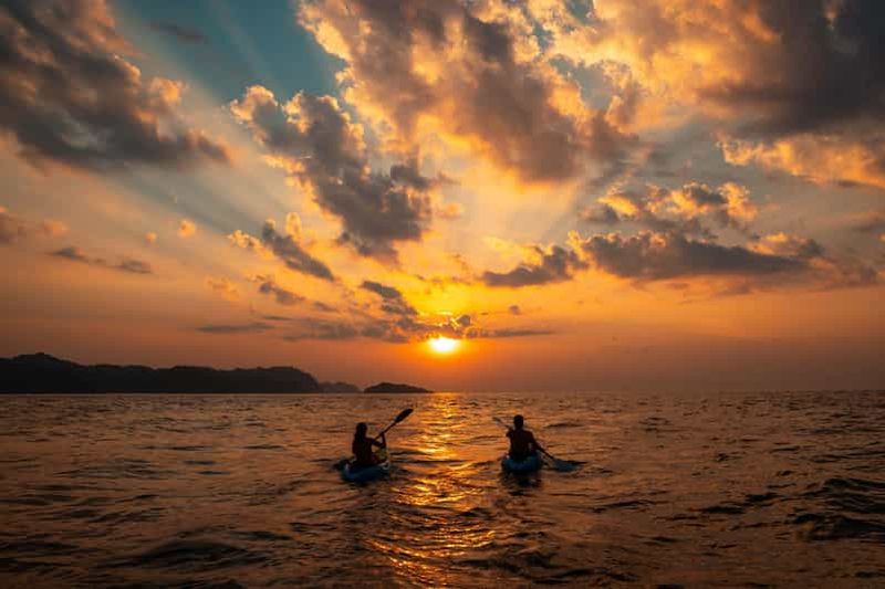 Au départ de Lloret de Mar : excursion en kayak au lever du soleil sur la plage de Fenals