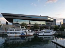 Aarhus : croisière guidée dans le port avec lieux d'intérêt emblématiques et Aarhus