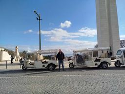 Lisbonne : visite guidée de 3 heures en tuk-tuk avec prise en charge gratuite