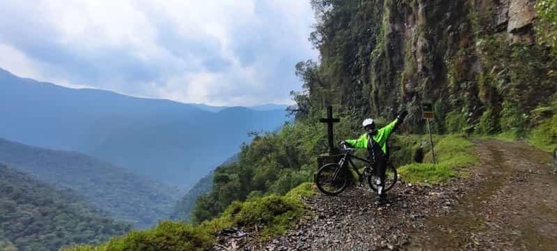 LA PAZ, TOUR EN VÉLO SUR LA ROUTE DE LA MORT