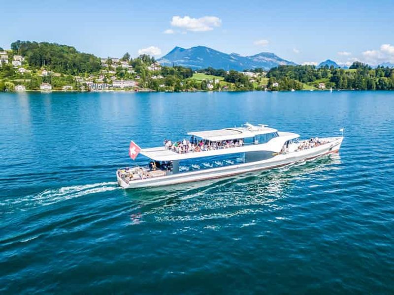 Lucerne : croisière d'une heure à bord du yacht panoramique Saphir H₂
