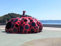 Depuis Kyoto : excursion d'une journée sur l'île de Naoshima avec trajet en Shinkansen
