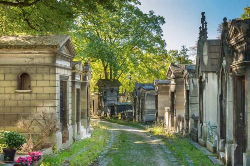 Paris : visite guidée hantée du Père-Lachaise en français