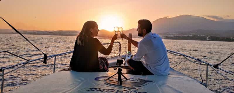 Estepona : excursion en bateau au coucher du soleil, cava et tapas