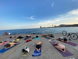 Barcelone : yoga + visite culinaire + visite à pied du centre ville