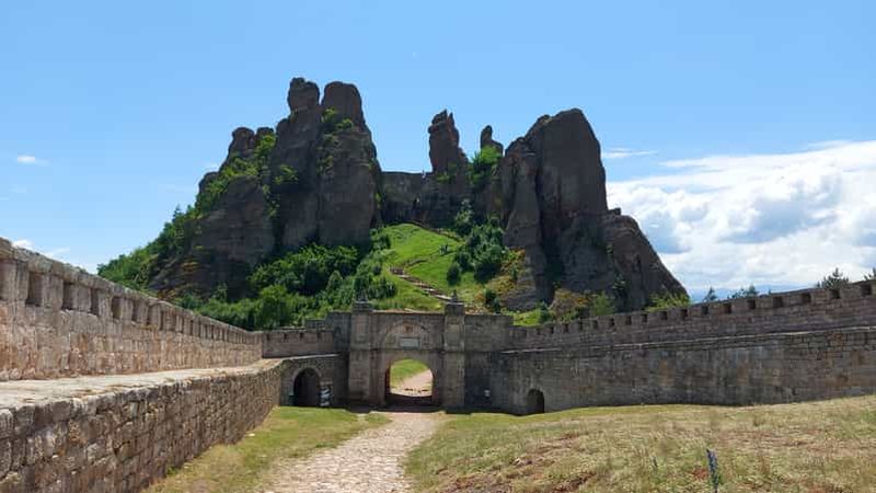 Depuis Sofia : Excursion d'une journée aux rochers et à la forteresse de Belogradchik