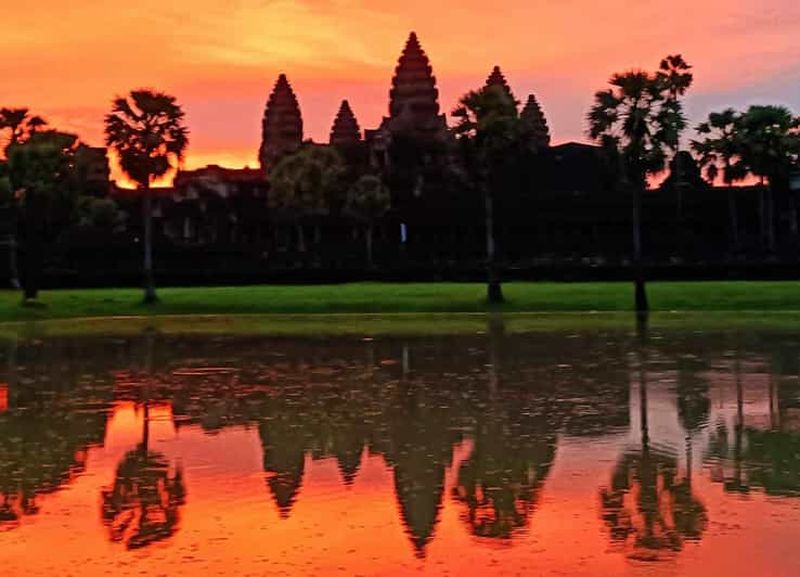 Siem Reap : Visite guidée d'Angkor Wat au lever ou au coucher du soleil