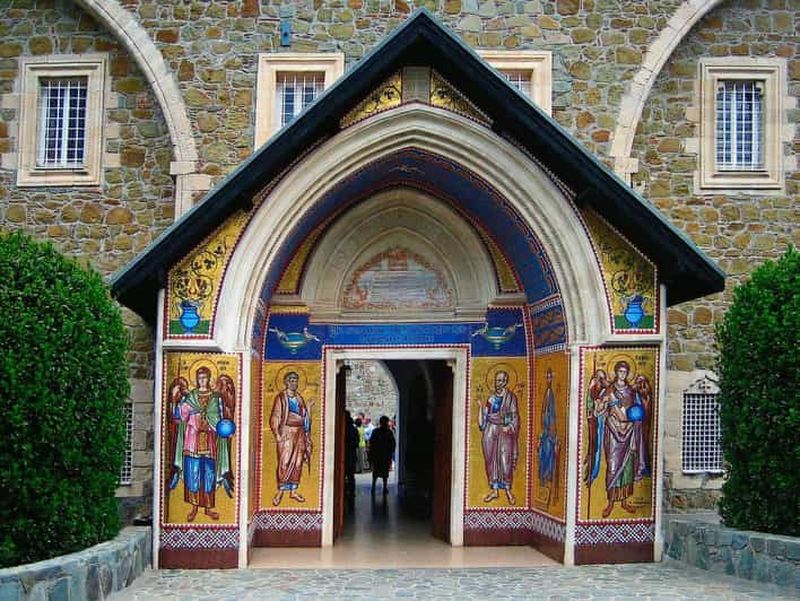 Limassol : Troodos, monastère de Kykkos, Omodos et visite d'un domaine viticole