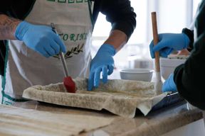 Santorin : expérience culinaire dans une villa de la caldeira avec vin local