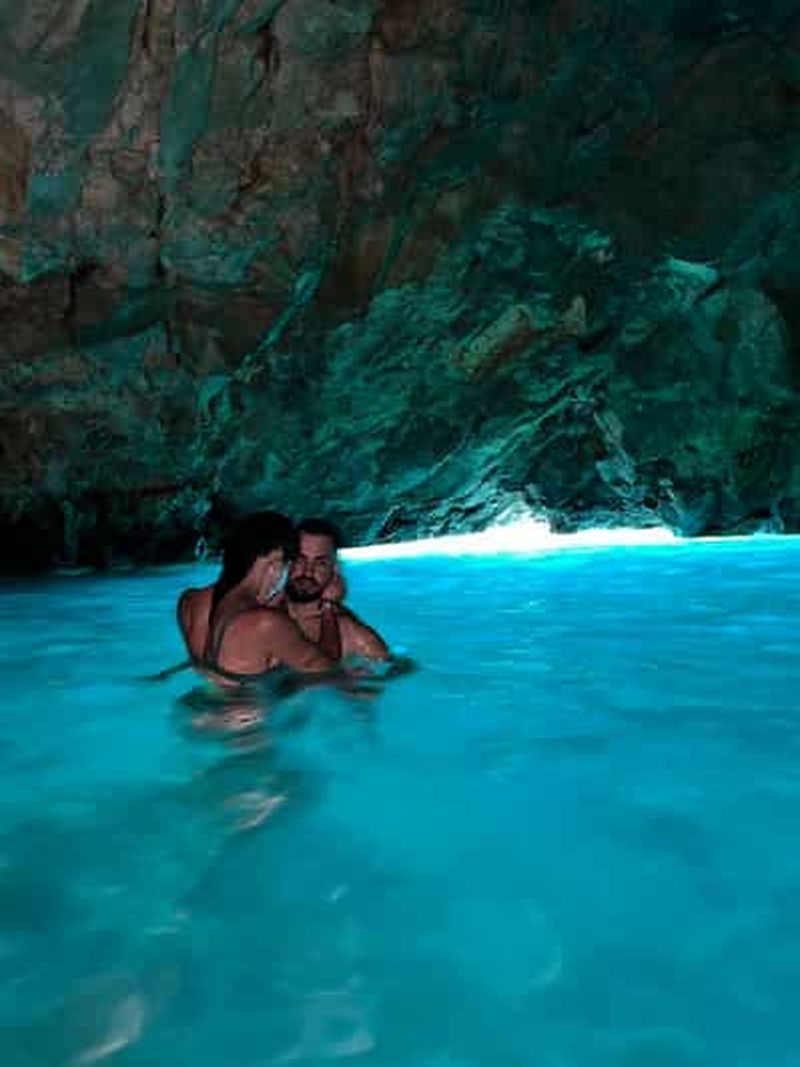 Au départ de Vlore : aventures dans la grotte bleue et la baie de Grama