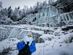 Rovaniemi : Randonnée dans le canyon de Korouoma, cascades gelées et barbecue